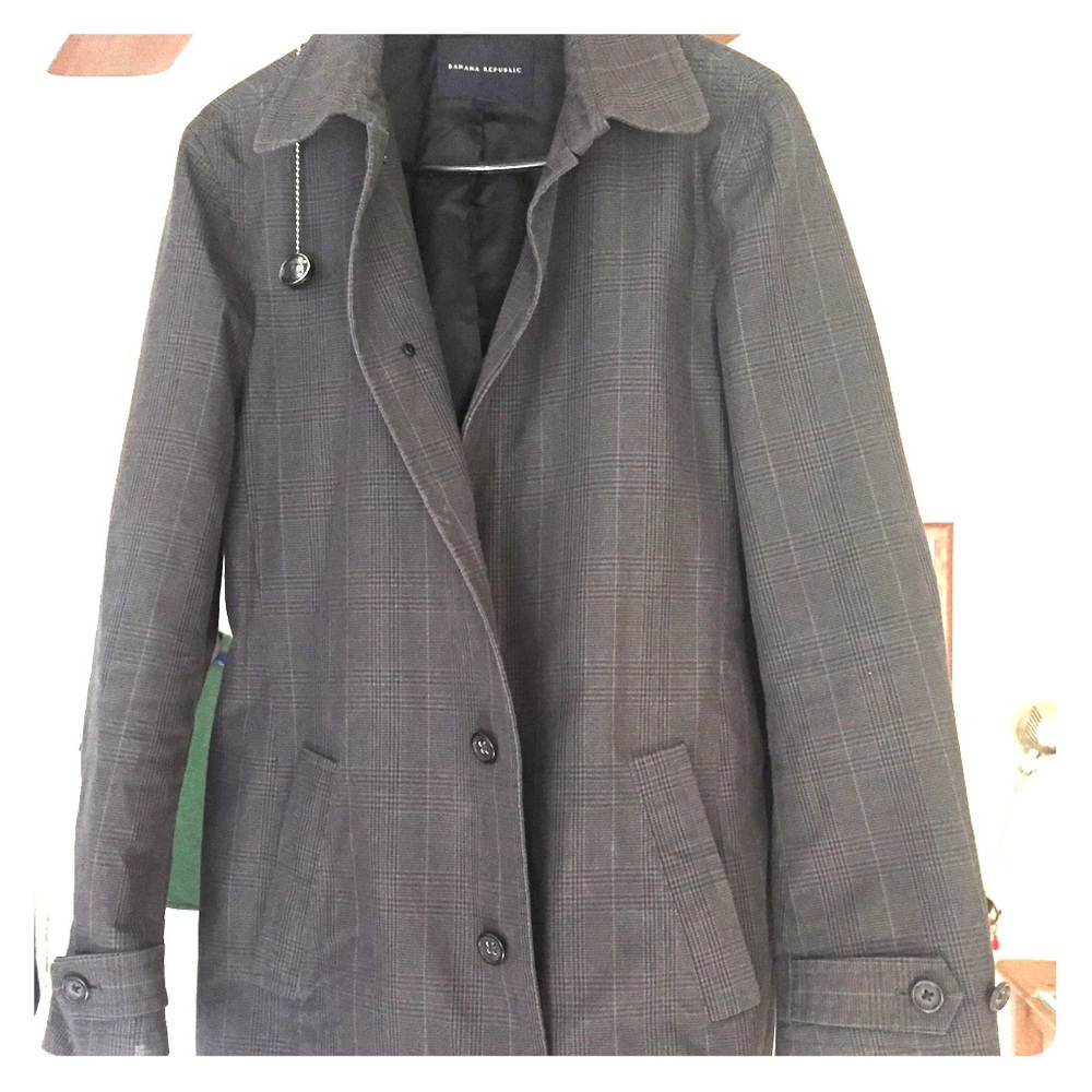 Banana republic trench coat size medium